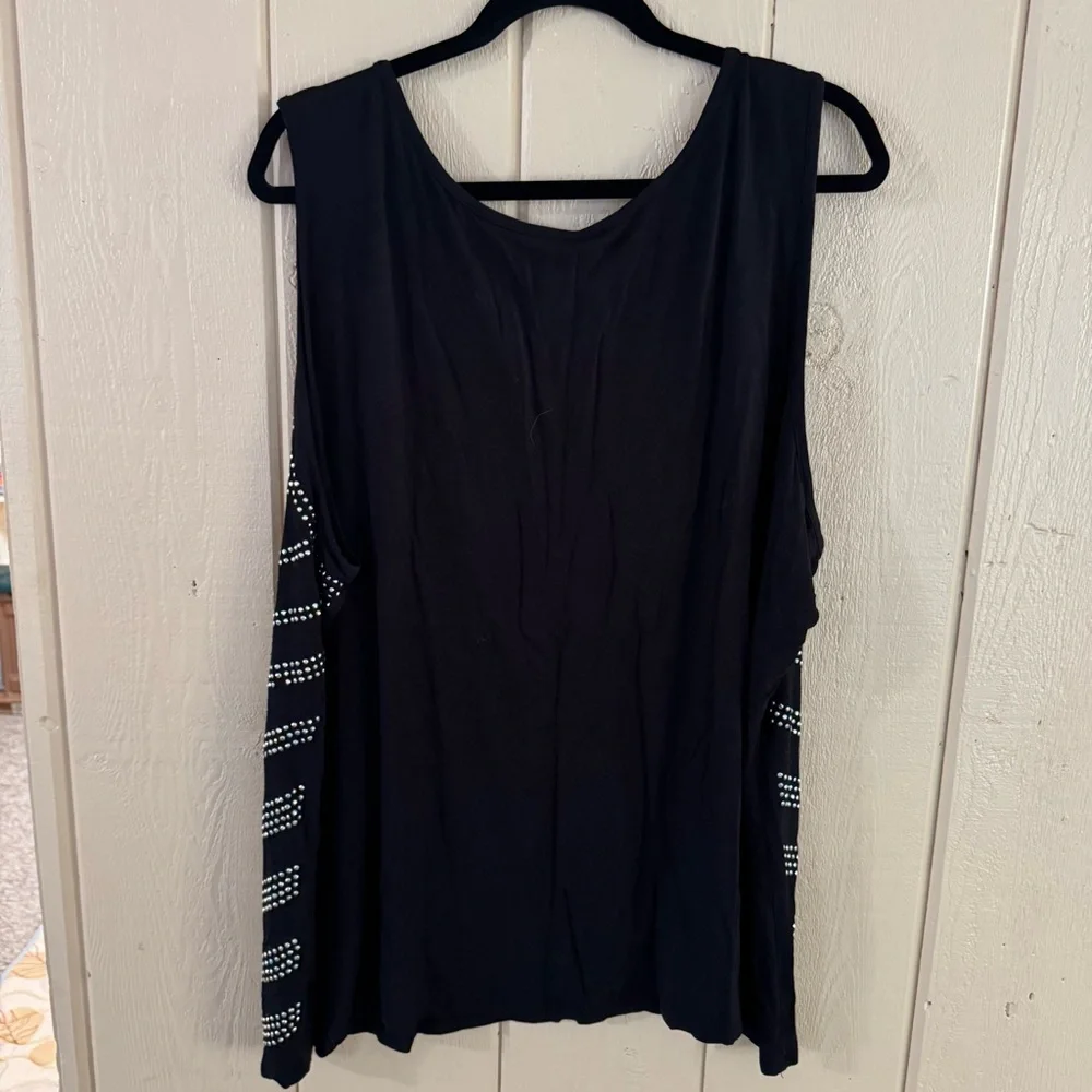 Avenue Plus Size 26/28 Black and White Chevron Studded Tank Top - Picture 4 of 5